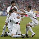 El delantero del Getafe CF Roberto Soldado celebra su gol