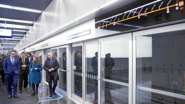 El conseller rull visitó ayer las obras de la línea 9 del metro