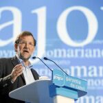 Rajoy da ideas al PSOE para mejorar la reforma laboral