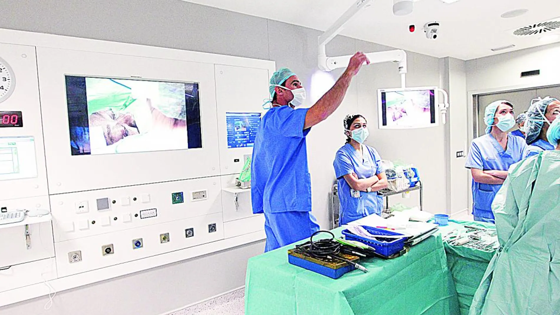 El Hospital Moncloa estrena nuevo bloque con 14 quirófanos con la última tecnología