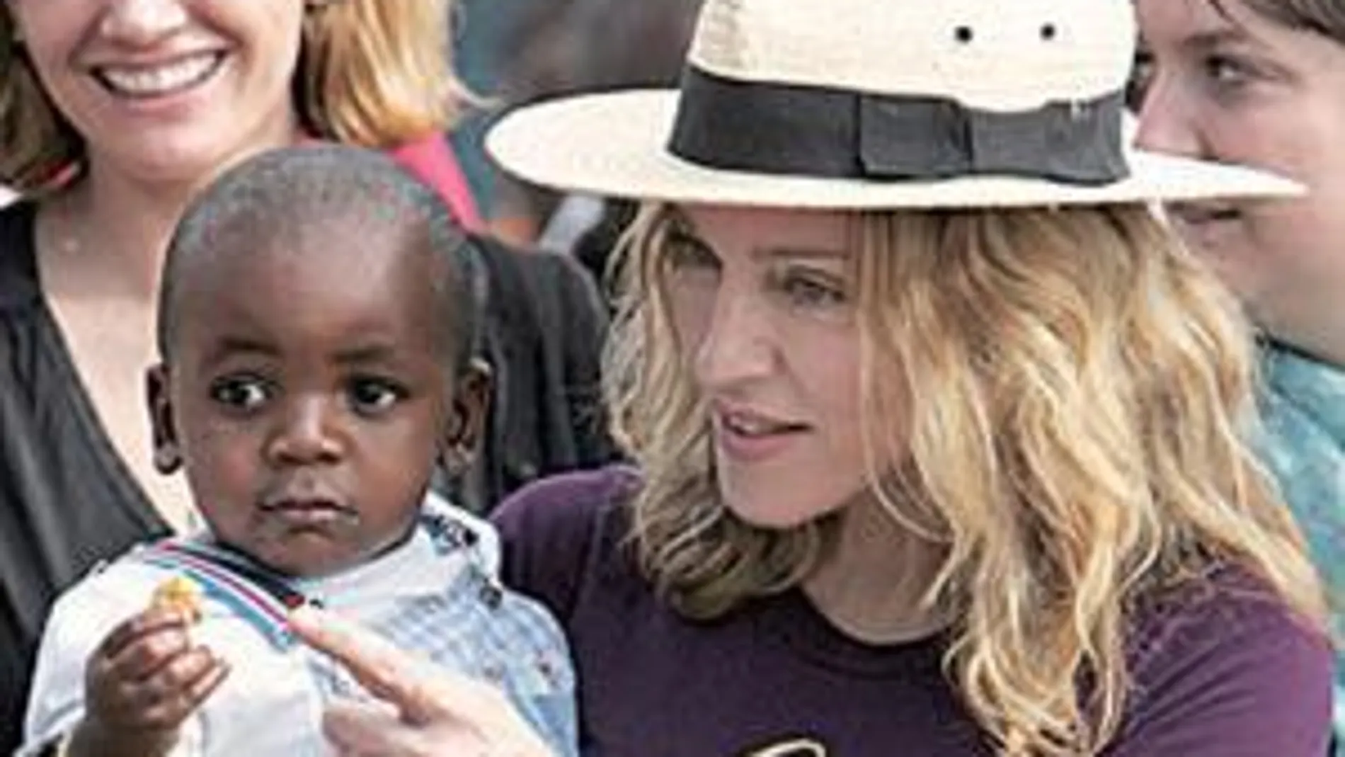 Piden a Madonna que no adopte otro bebé