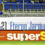 Una foto antigua de una pancarta de recuerdo a Dani Jarque
