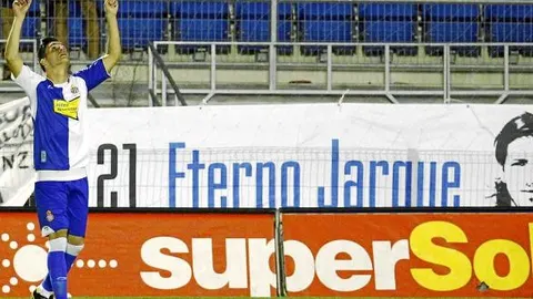 Una foto antigua de una pancarta de recuerdo a Dani Jarque