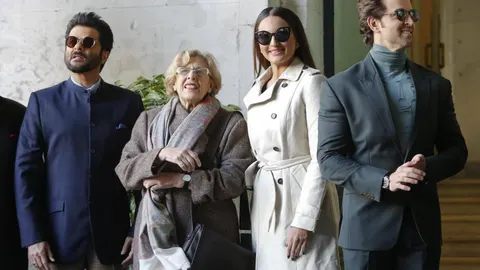 Carmena con tres actores indios en la presentación de los premios en Madrid el pasado 14 de marzo