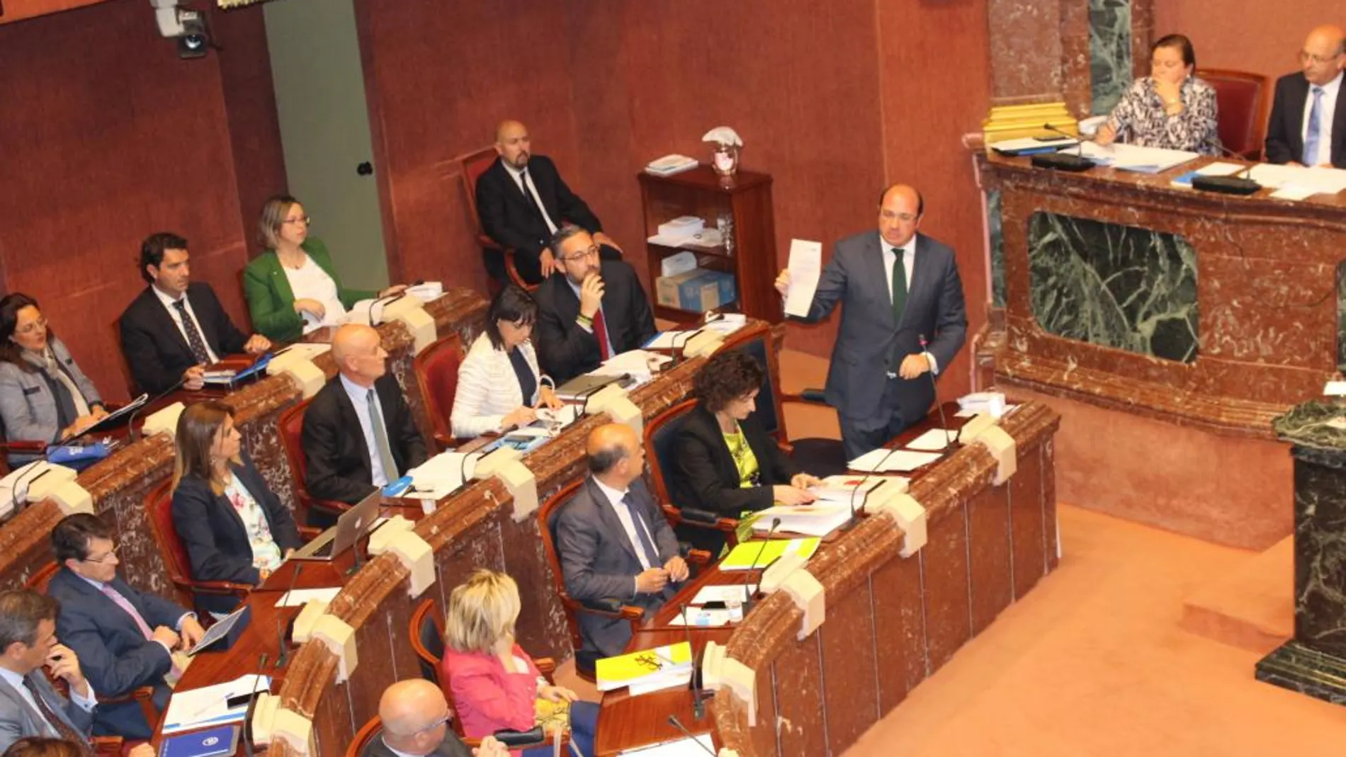 El presidente de la Región, Pedro Antonio Sánchez, ayer durante en la sesión de control de la Asamblea Regional