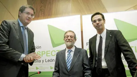El secretario autonómico del PSOE, Óscar López, con Marcos Sacristán y Diego Blázquez, en la Jornada
