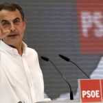 Zapatero asegura que el PSOE mantiene su identidad