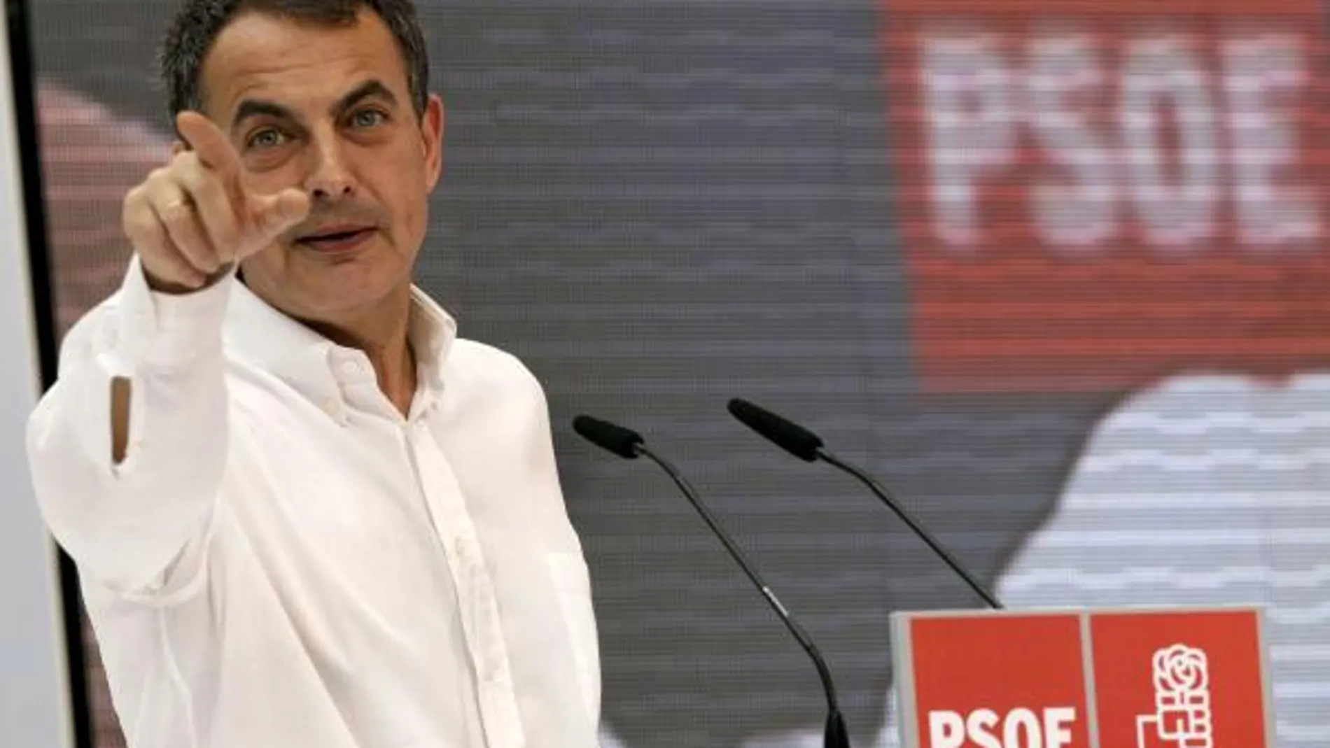 Zapatero asegura que el PSOE mantiene su identidad