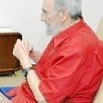 Fidel afirma que «resucitó» en un «mundo de locos»
