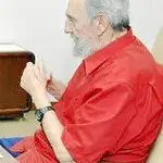  Fidel afirma que «resucitó» en un «mundo de locos»