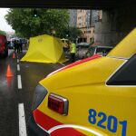 Muere un joven al caer de su moto y ser arrollado por un camión en Méndez Álvaro (Madrid)