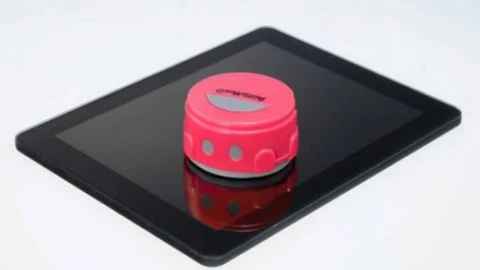 Un mini-robot para limpiar pantallas de smartphones