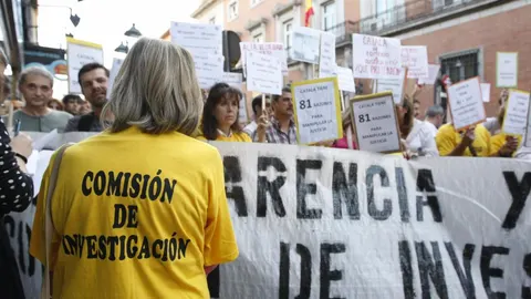 Afectados del accidente del Alvia han protagonizado varias protestas en estos años ante el ministerio de Justicia.