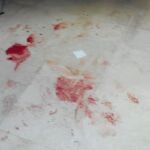Intenta clavar un cuchillo a un Policía cuando protestaba por una multa