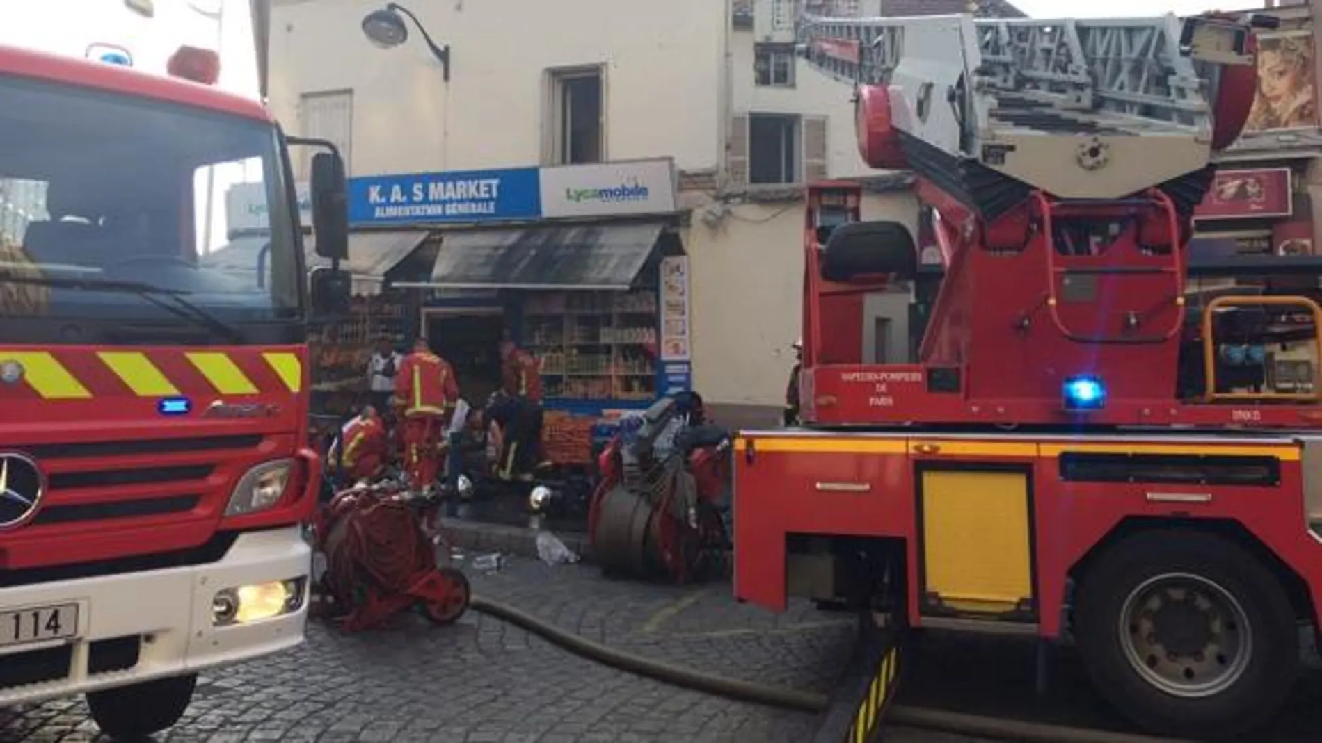 El incendio tuvo lugar en un edificio de la comuna francesa de Aubervilliers, a las afueras de París / Twitter
