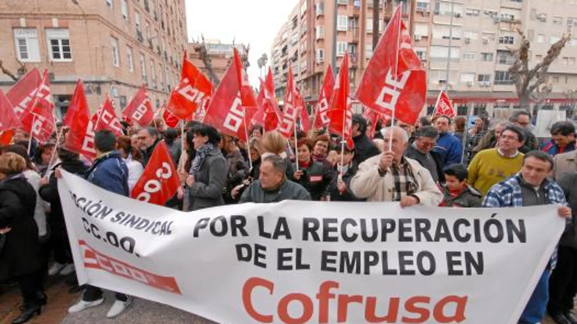 Los empleados de Cofrusa se manifestaron ayer en San Esteban