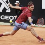 Roger Federer durante el partido contra Thiem