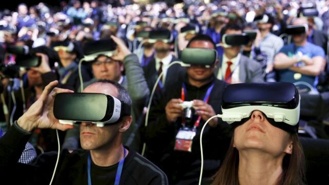 Demostración de las gafas Gear VR en el Mobile World Congress de Barelona
