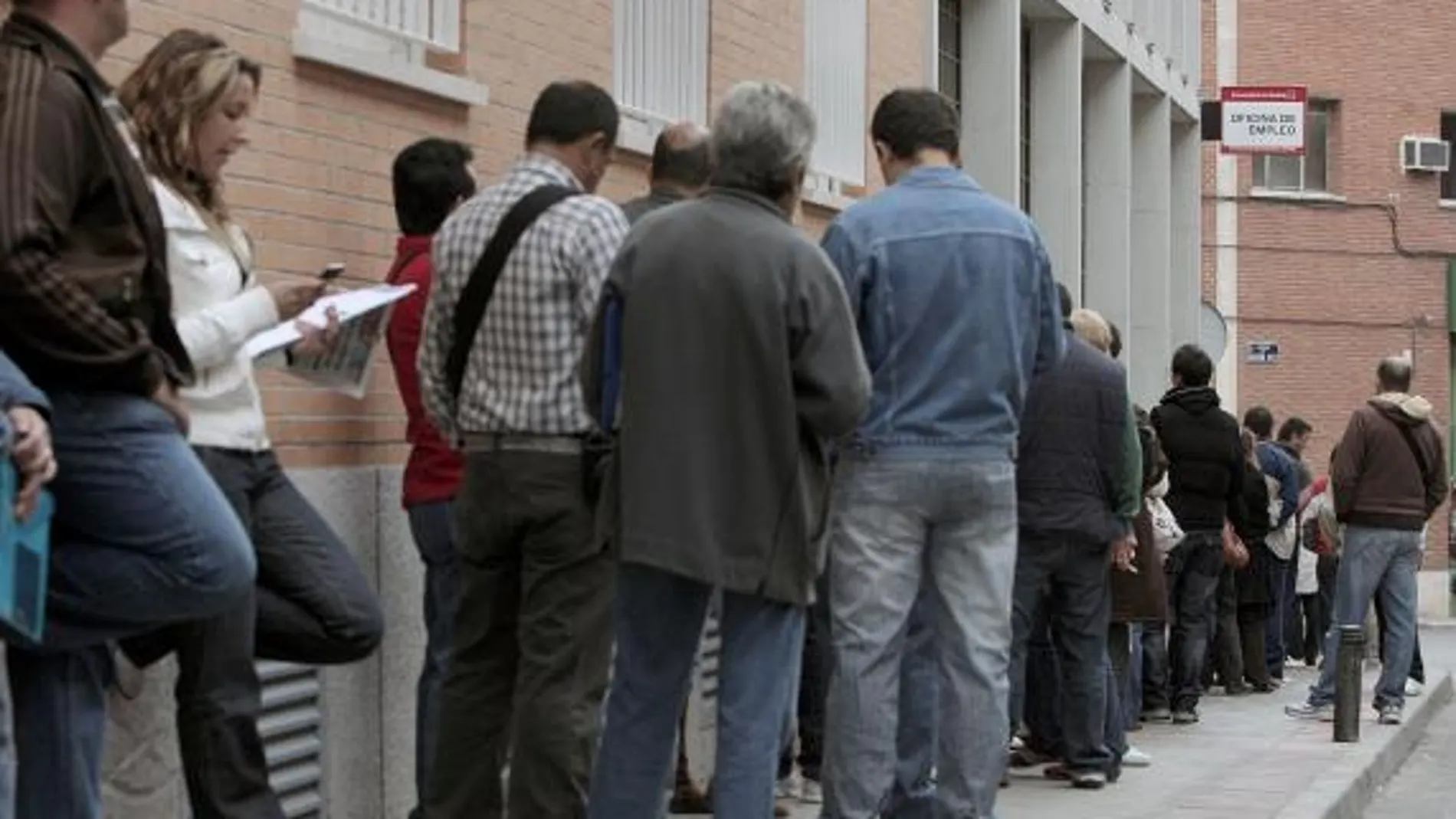 La UE insiste en recortar horas de trabajo para combatir el paro