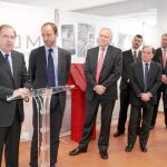 El presidente Herrera inaugura la sede de «Blom», junto a Per Ludvig Magnus y el vicepresidente Villanueva