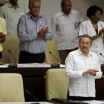 Castro despedirá a medio millón de funcionarios
