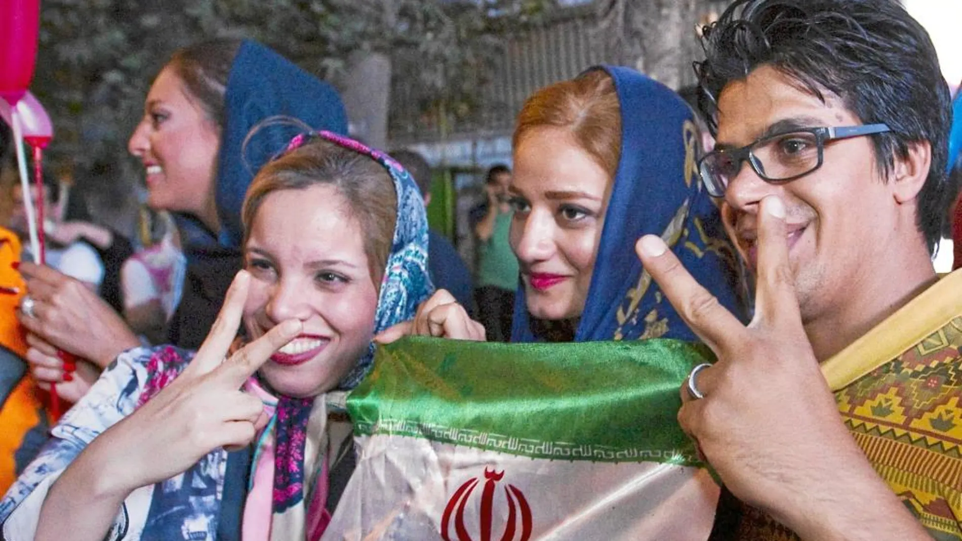 Decenas de iraníes celebraron en las calles de Teherán la firma del pacto
