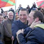 David Fernández, miembro de la CUP, acudió a la cárcel de Logroño para recibir a Otegi a su salida el pasado marzo