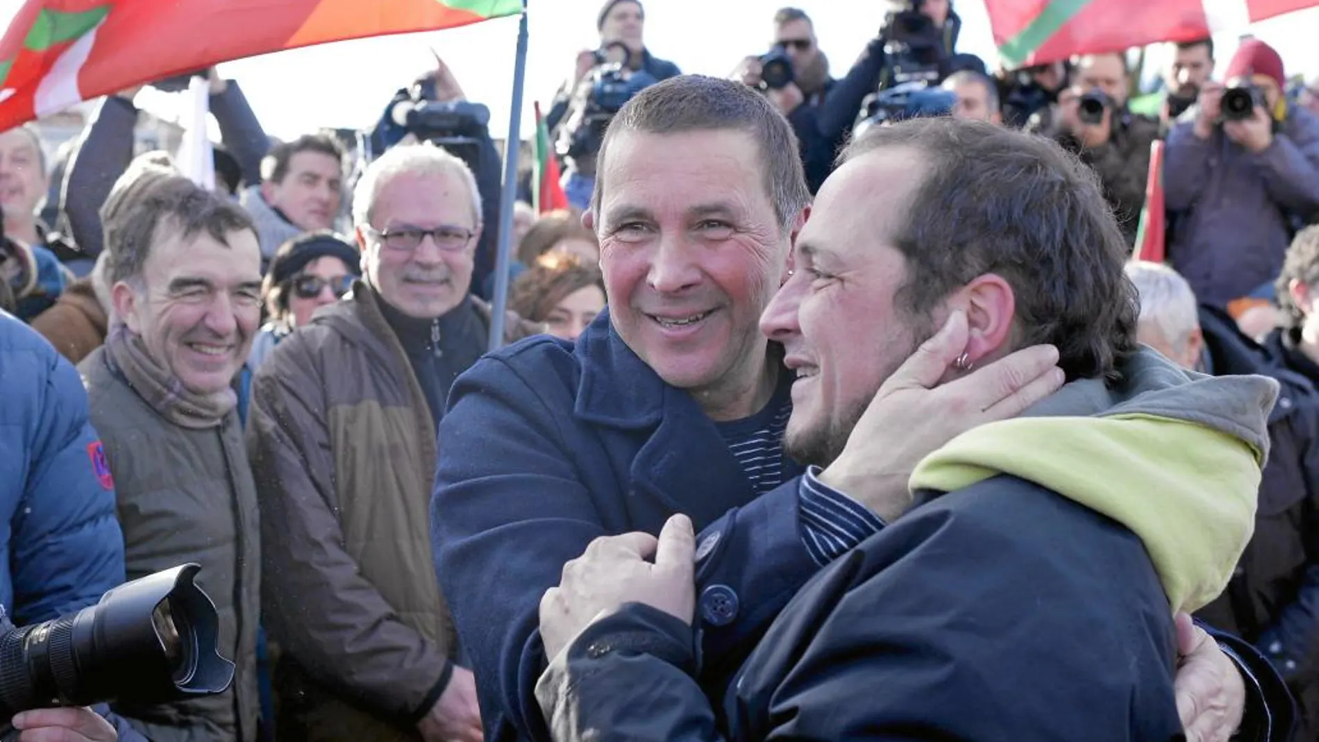 David Fernández, miembro de la CUP, acudió a la cárcel de Logroño para recibir a Otegi a su salida el pasado marzo