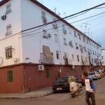 Siete de los quince barrios más pobres de España están en la capital hispalense