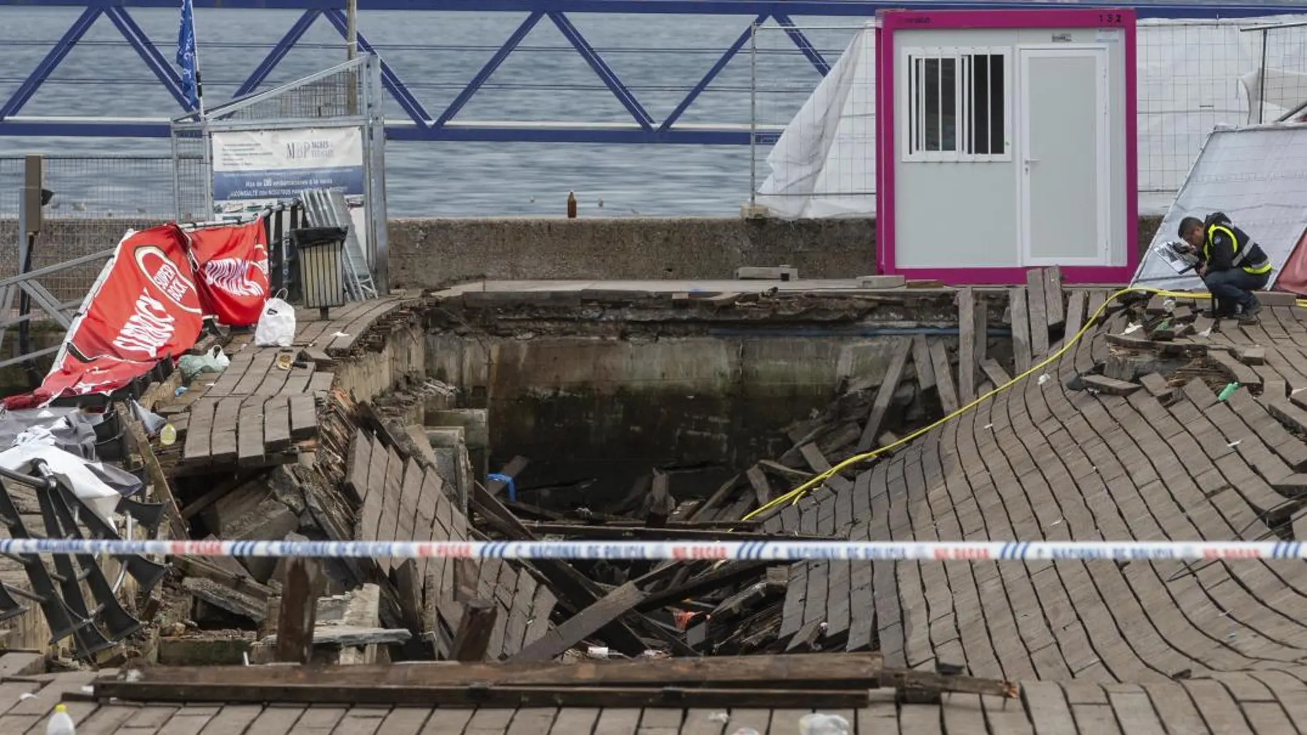 La pasarela que se desplomó ayer en Vigo / Foto: Reuters