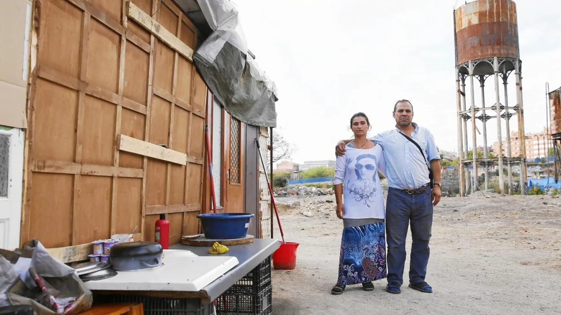 Cerca de 70 gitanos rumanos han levantado sus «viviendas» junto al Parque Tierno Galván