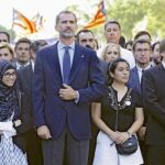 El Rey Felipe VI, en la manifestación por la atentados de Barcelona / Efe