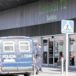 La Policía Nacional custodiaba ayer la Terminal 2 del aeropuerto de Madrid-Barajas