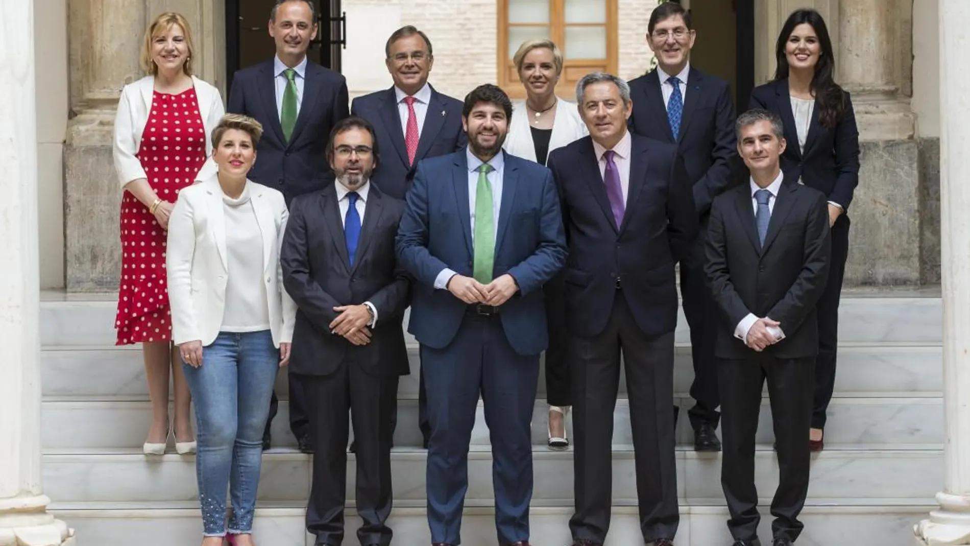 El nuevo equipo de Gobierno de la Región tras la toma de posesión de sus cargos