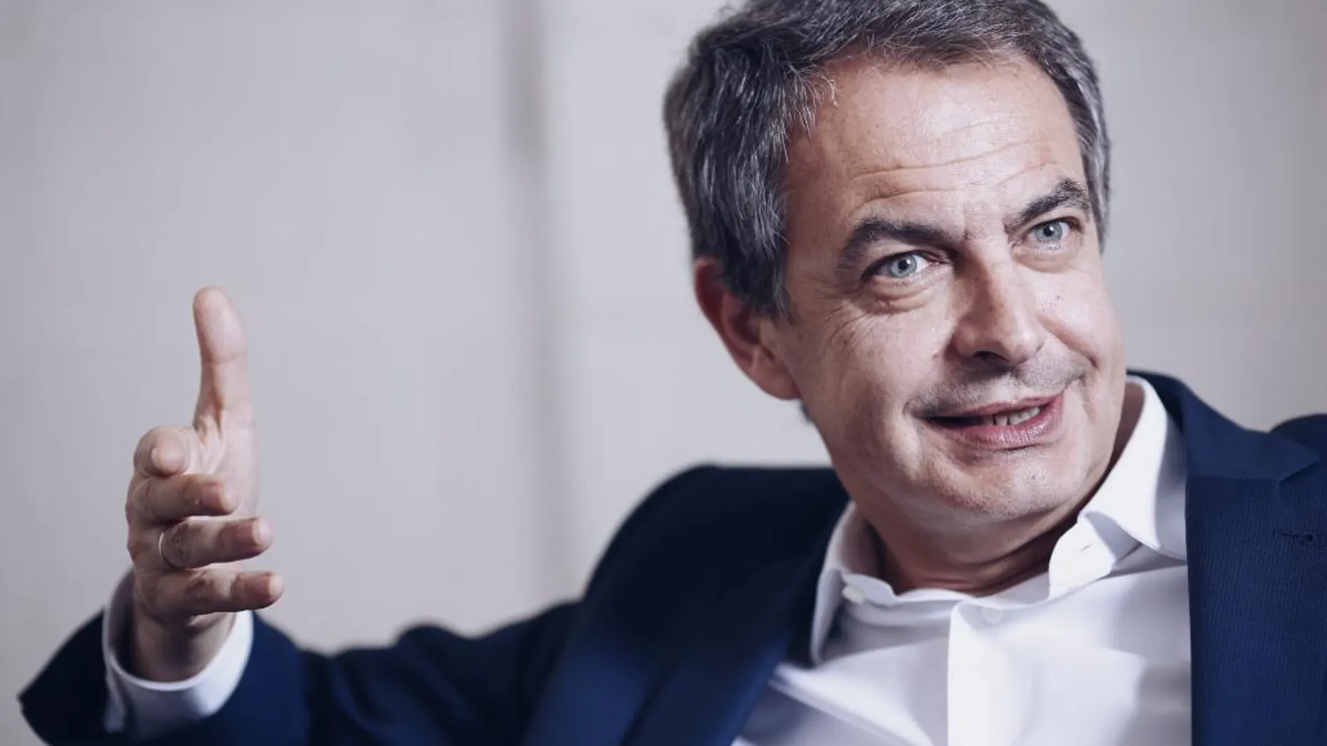 Zapatero: «El derecho a decidir es un monumental lío que divide a la gente»
