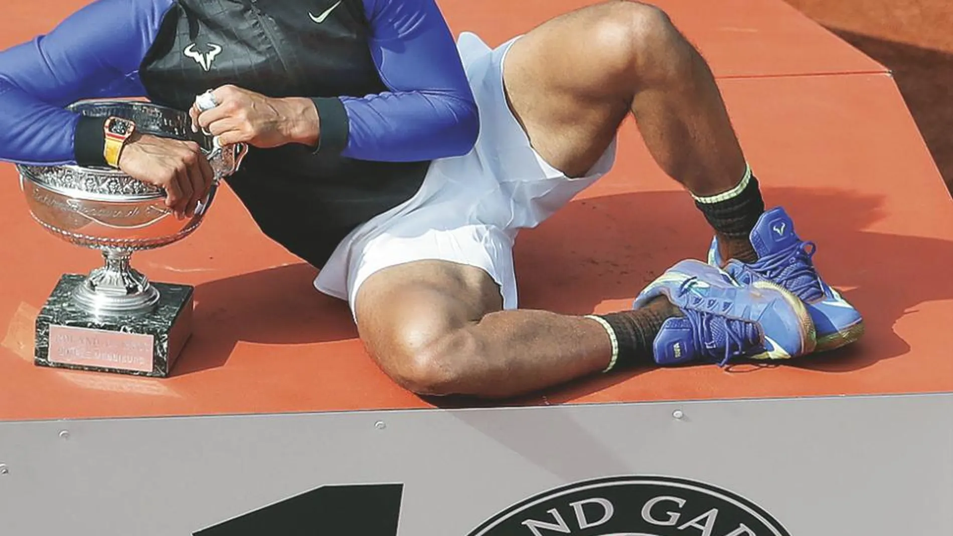 Rafa Nadal posa con su décimo Roland Garros. Este año añadió uno más. Ha ganado 17 Grand Slams