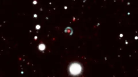 Una estudiante de Canarias descubre casualmente un «anillo de Einstein»