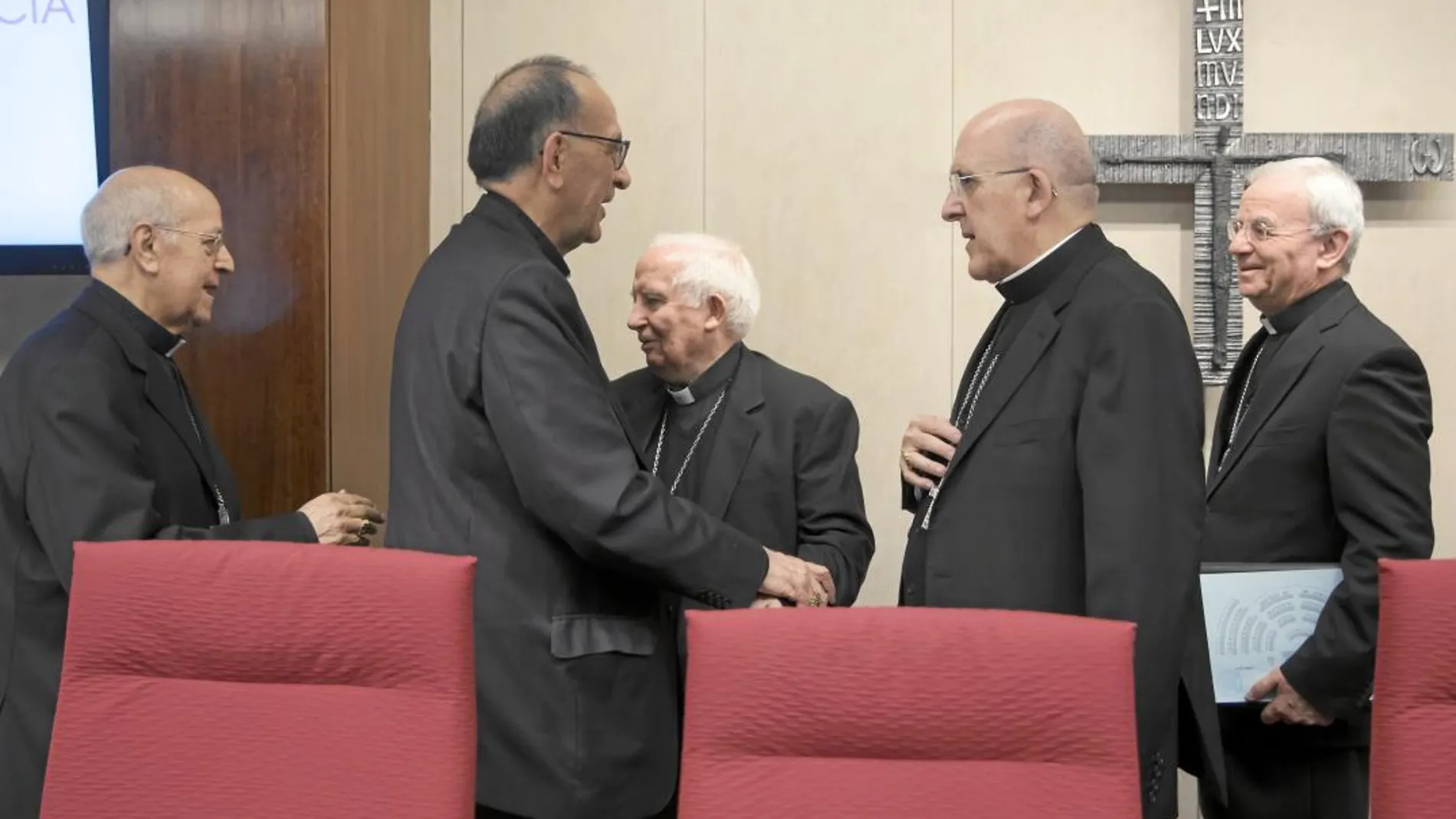 Los cardenales Ricardo Blázquez, Antonio Cañizares, Juan José Omella, Carlos Osoro, y el nuncio apostólico Renzo Fratini, ayer, en la inauguración de la Asamblea Plenaria