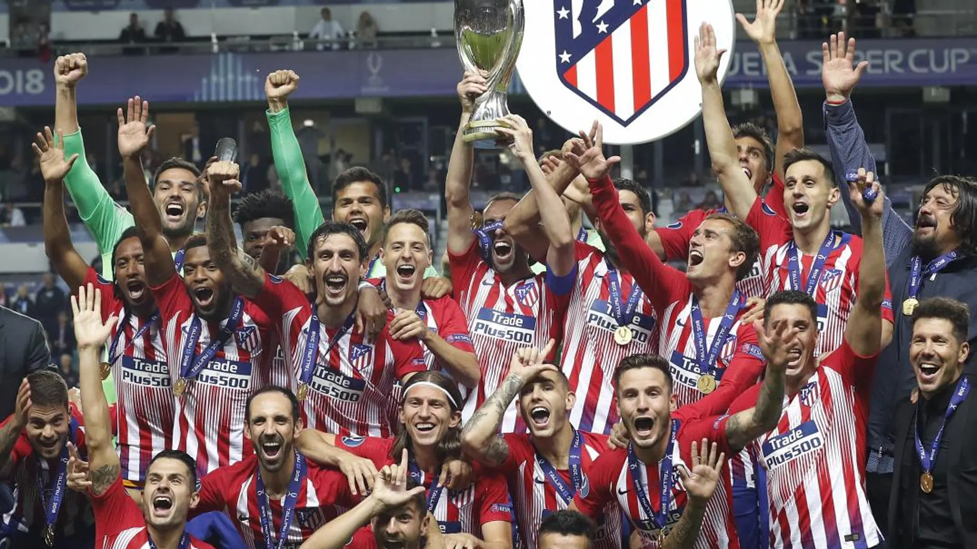 El Atlético celebra su tercera Supercopa de Europa / Foto: Ap