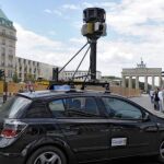 Un coche de Google Street View, en Berlín