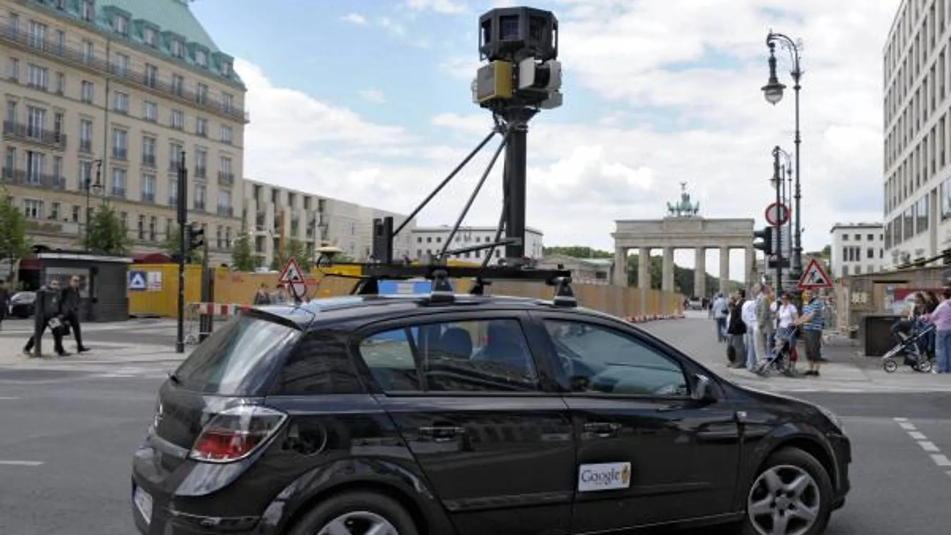 Un coche de Google Street View, en Berlín