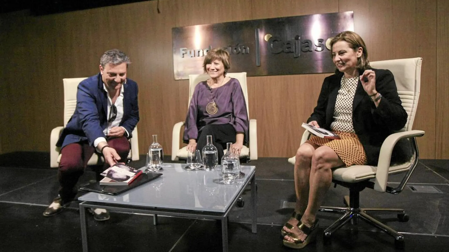 Carlos María Ruiz, Nativel Preciado y Lalia González Santiago, ayer en la sede sevillana de la Fundación Cajasol