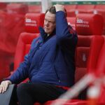 Van Gaal sufrió una nueva derrota y su cara de preocupación es un poema