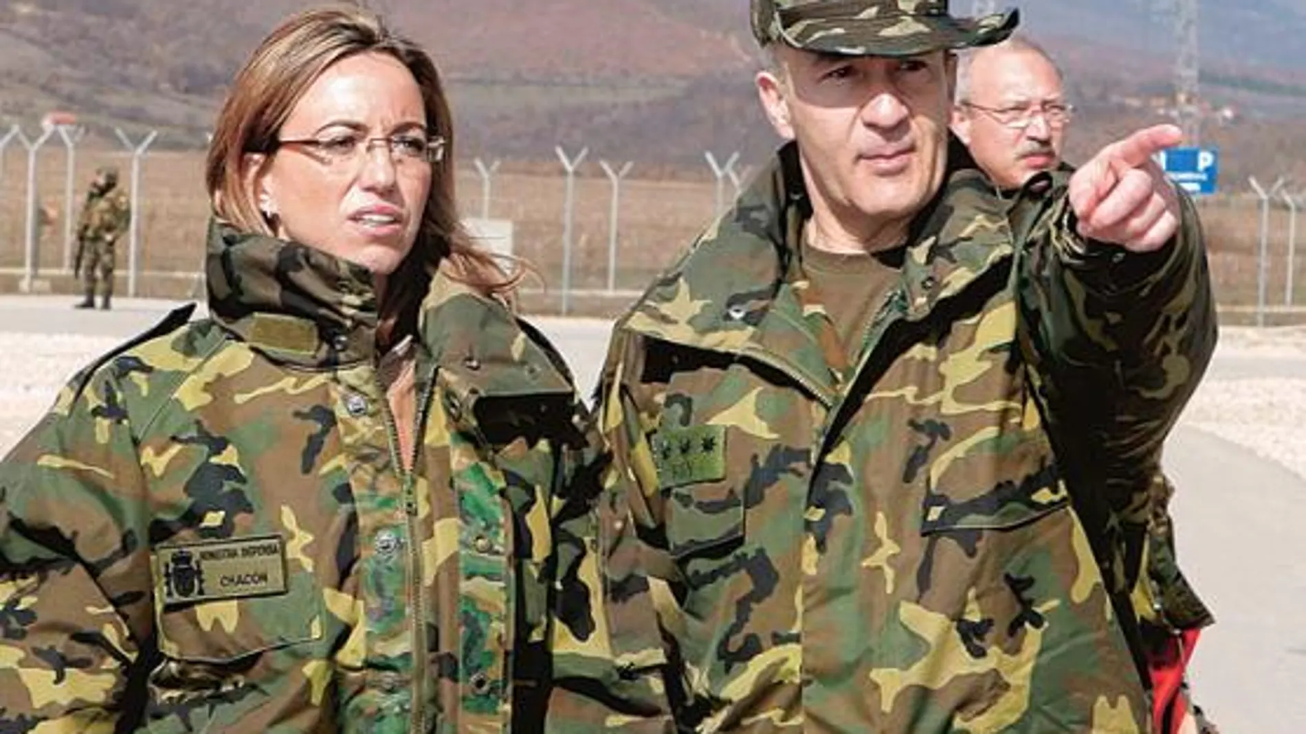Chacón se reafirma en la retirada de Kosovo antes de final de verano