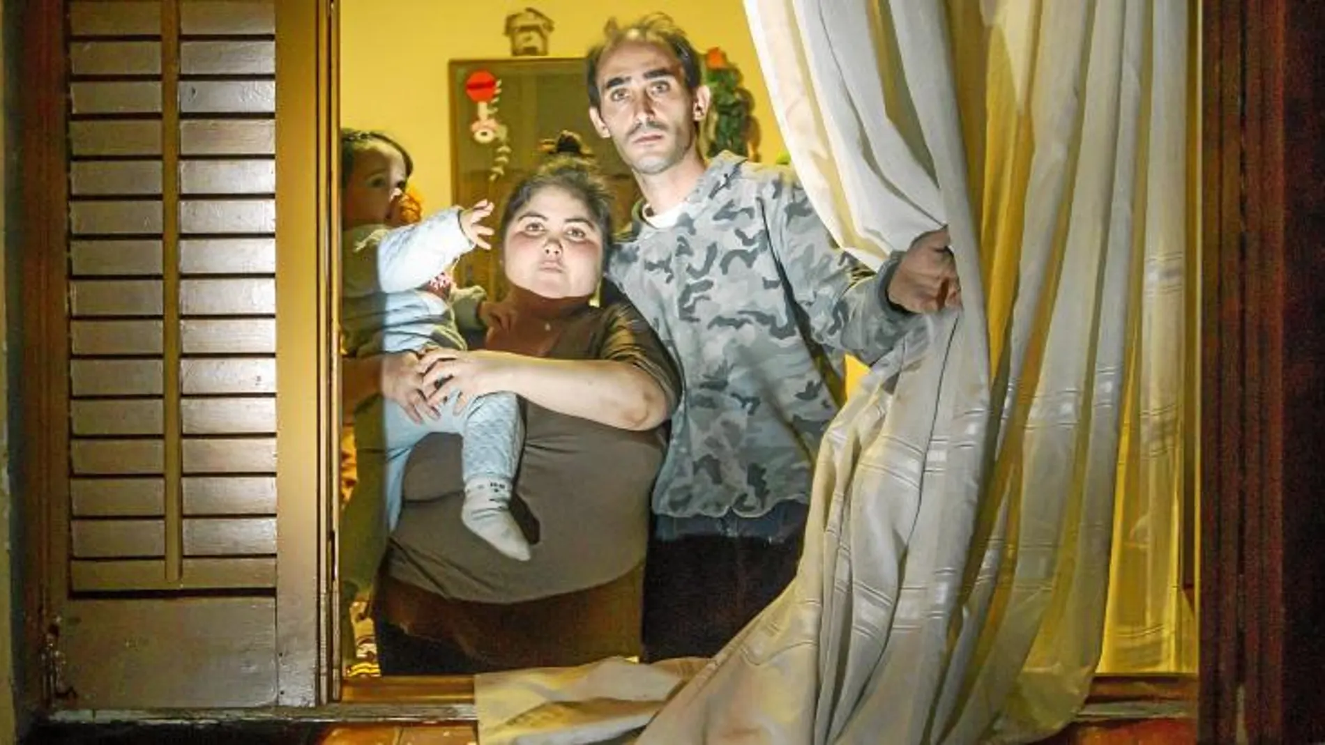 El 81 % de los atendidos por Cruz Roja son familias con hijos y una de cada cuatro son familias monomarentales / Alberto Roldán