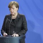Merkel ha recordado el caso de los refugiados que acogió Alemania en los años noventa