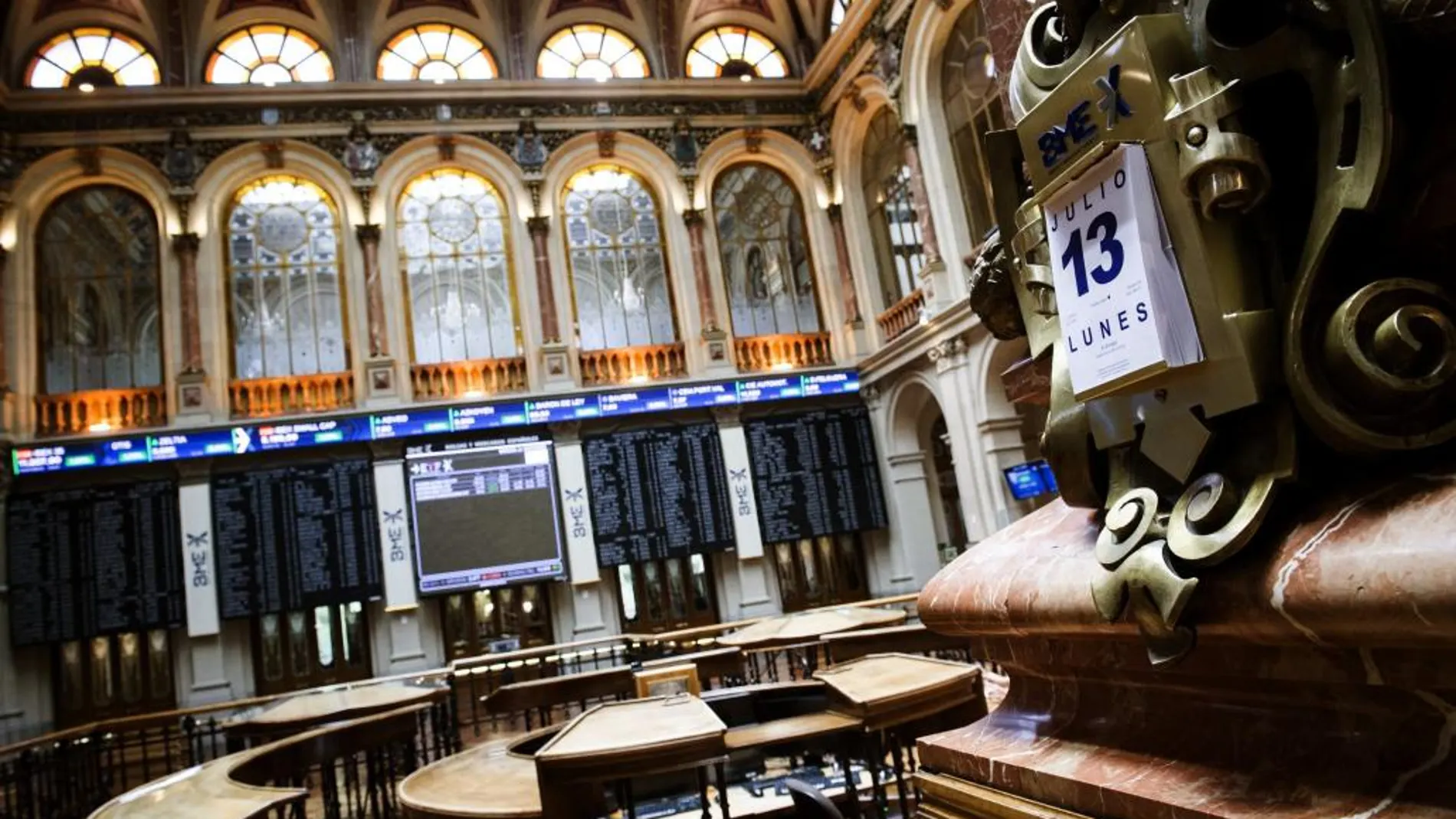 El principal indicador de la bolsa española, el IBEX 35, abre plano