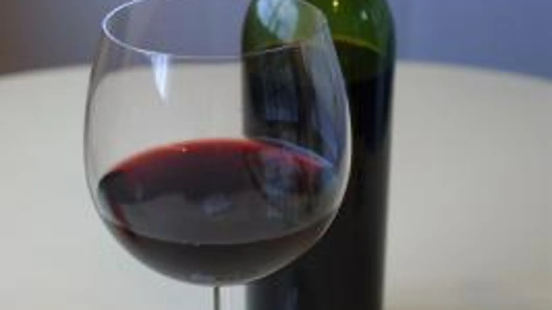 El limite a la hora de beber vino está, según los expertos, en dos copas al día