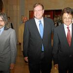 Antonio Silván junto a Emilio Sidera y José Antonia Cabrejas, ayer en León