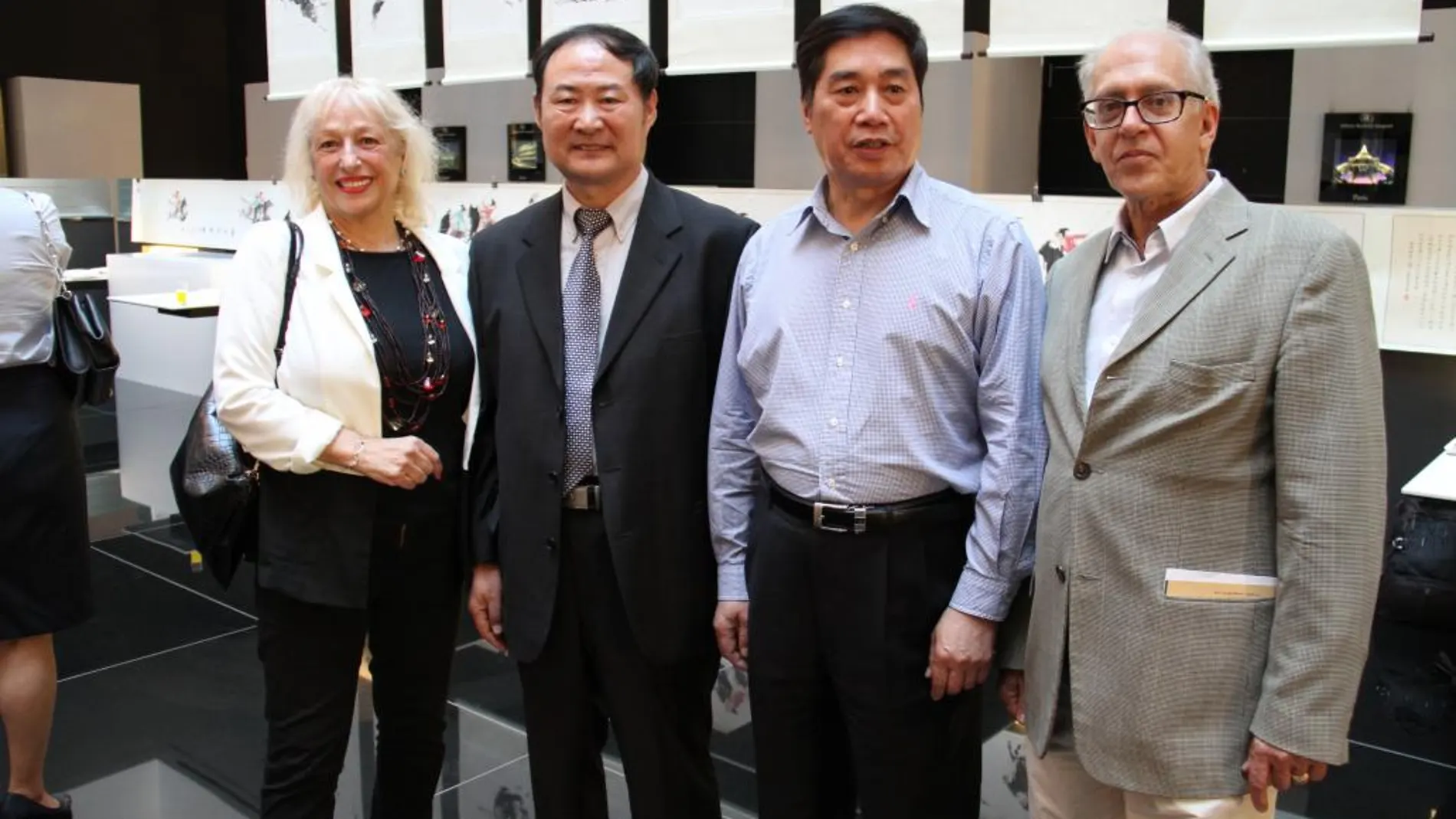 Doña Sully Fuentes, don Gao Runxiang, don Zhu Shanzhong y don Javier Martin Domínguez